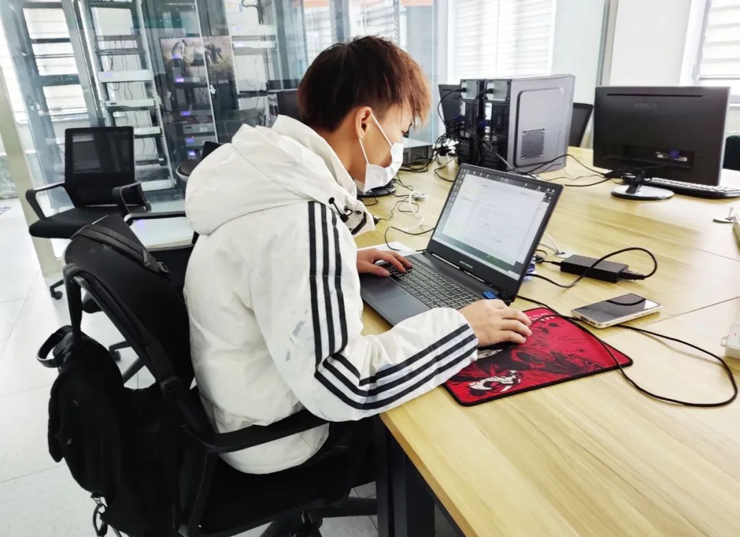 服务客户，维多利亚老品牌VIC人是认真的!